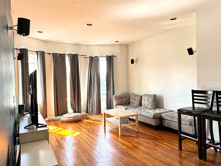 16 Gould Ave #2 — Photo 6