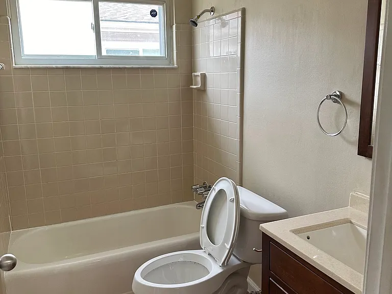 7532 Deering St — Photo 2