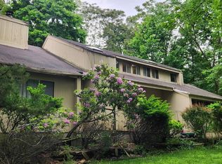 77 Gnarled Hollow Rd, East Setauket, NY 11733