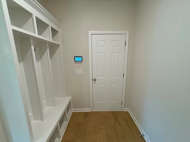 826 Tiger Dr — Photo 11