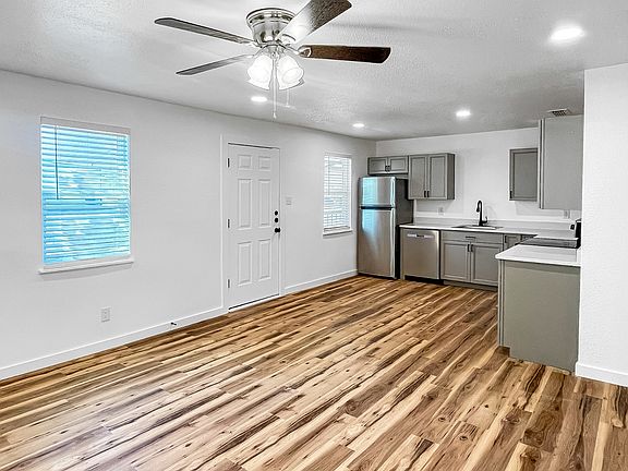 5th image of 7324 Gillis Johnson St