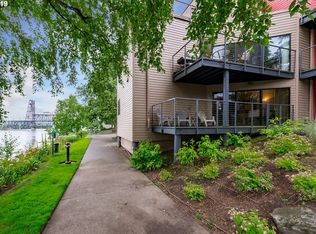 920 NW Naito Pkwy APT J1, Portland, OR