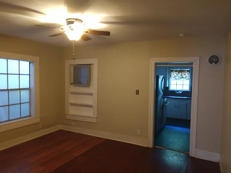 2427 Hazard St — Photo 3