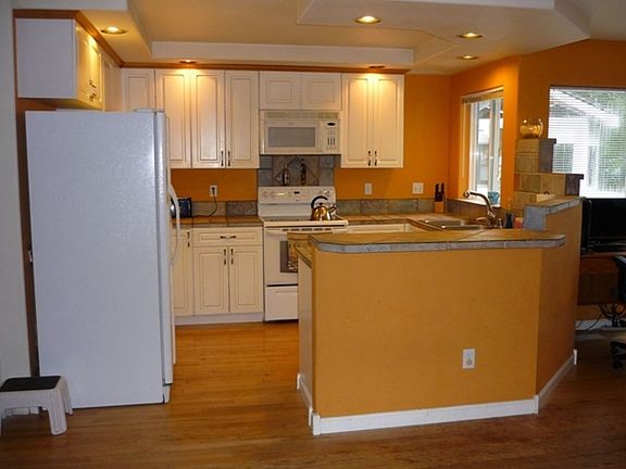 Spacious Kitchen