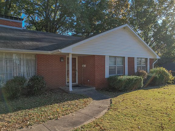 3rd image of 634 Norris Dr