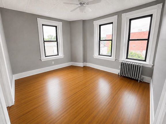 5th image of 10-12 Vernon St #301