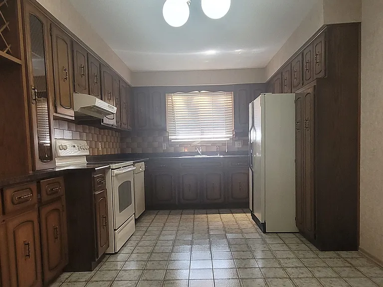325 Fairview Dr #3 — Photo 14