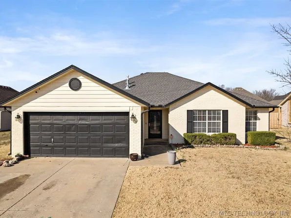 2114 S Javine Ave, Skiatook, OK 74070