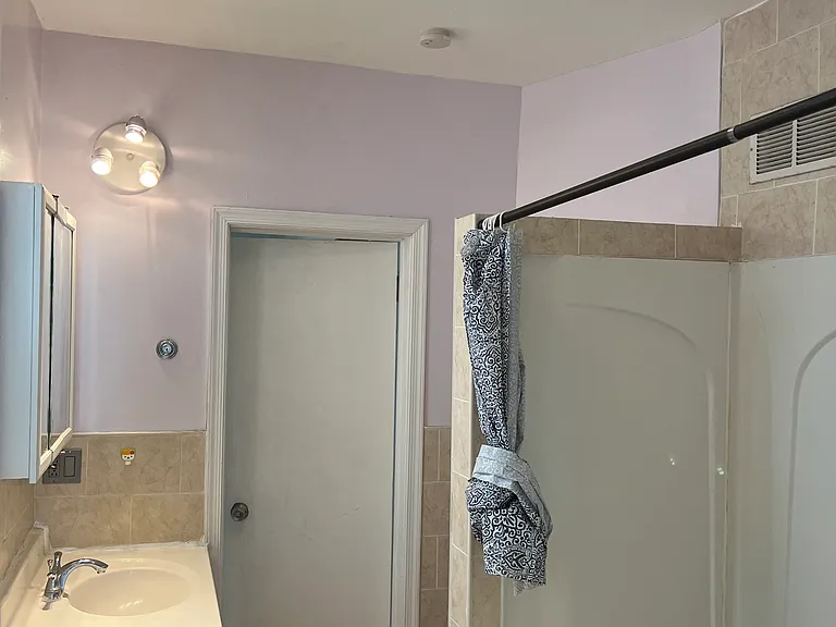 4126 Chester Ave #2F — Photo 6