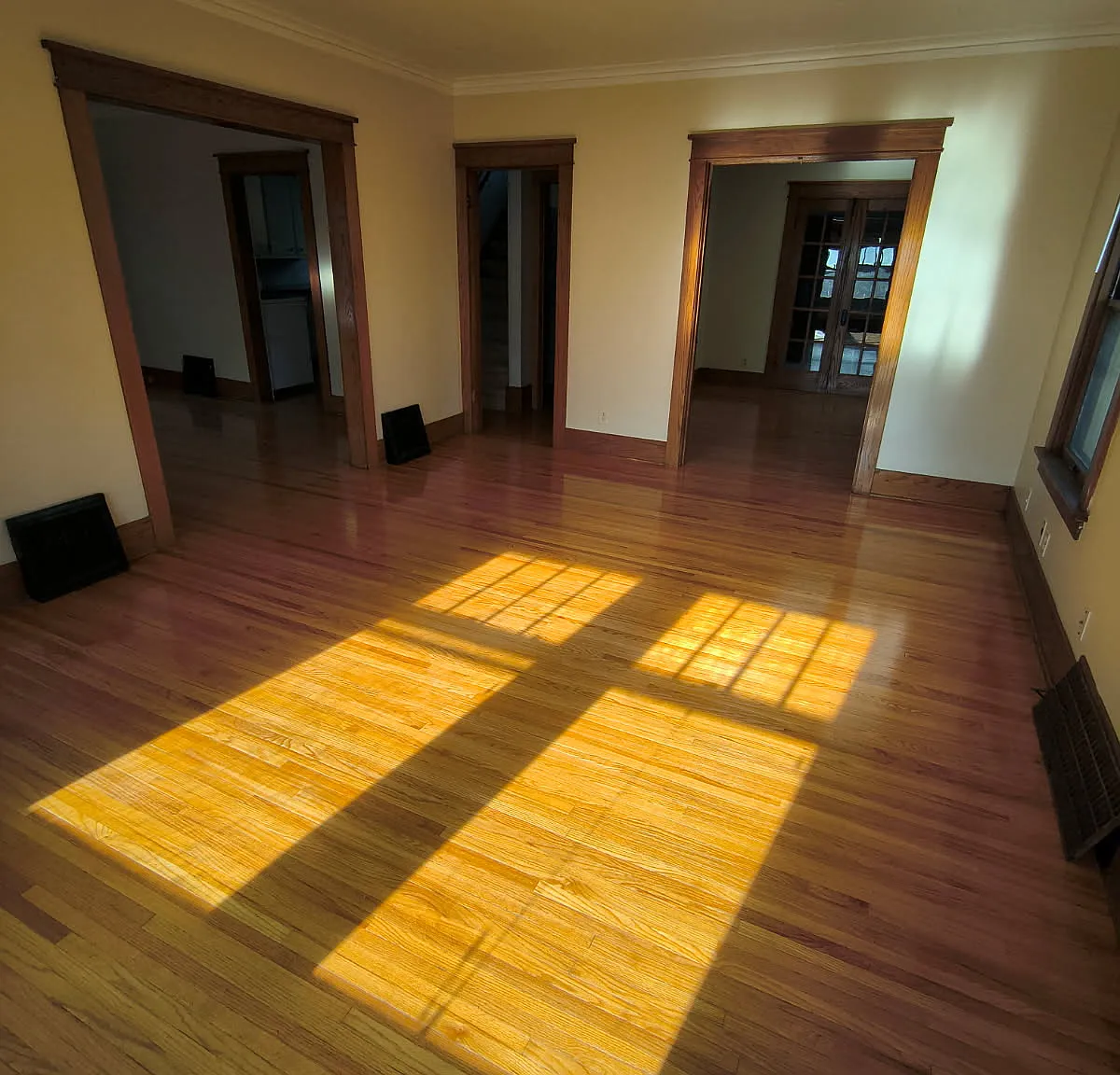 3 bed, 1.5 bath, 1882 sqft, $1,950 — Photo 2