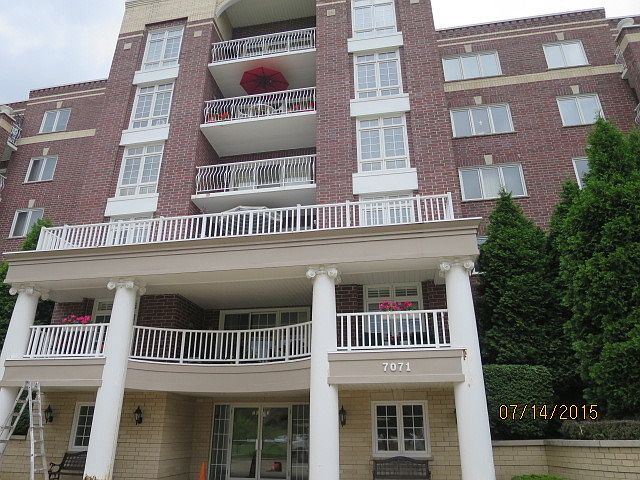 1st image of 7071 W Touhy Ave APT 504