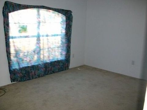 4th image of 621 Woodland Creek Blvd