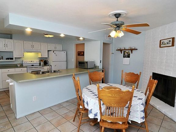 4th image of 7511 E Fairmount Pl