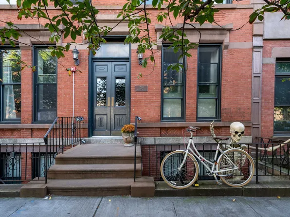 201 Pavonia Avenue image 17 of 21