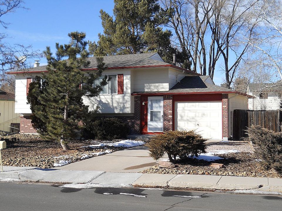 2nd image of 3832 Surrey Ln