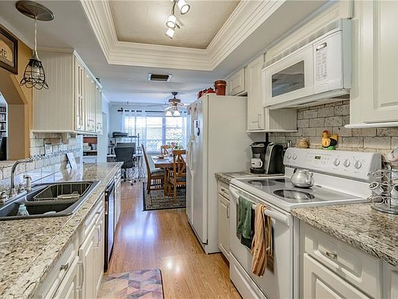 4th image of 2481 Indigo Dr