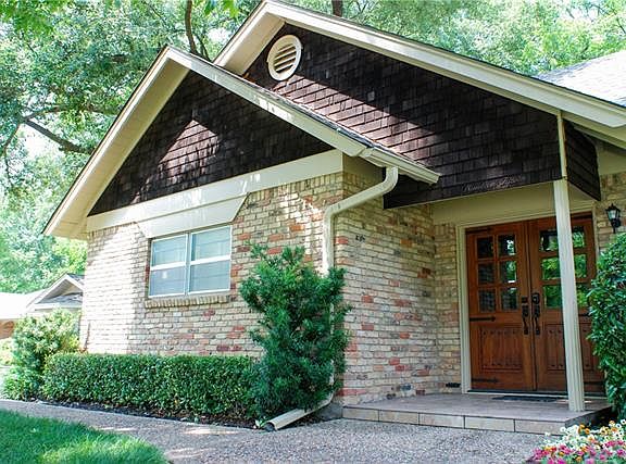 3rd image of 1915 Mimosa Dr