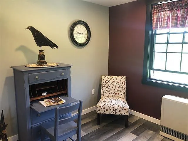1090 Lakes Region Rd — Photo 8