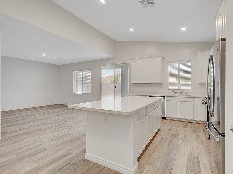 4348 Outlook Vista Ave — Photo 10