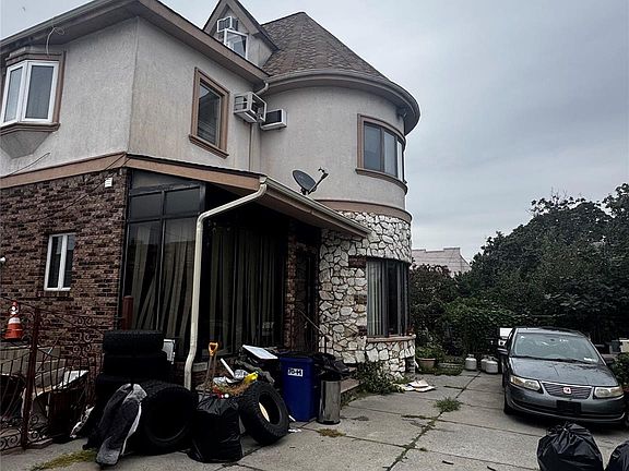 5th image of 70-14 69 Street