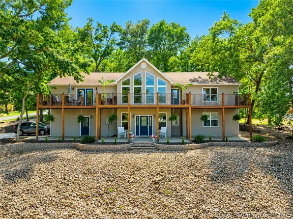 962 Grand View Dr, Sunrise Beach, MO 65079