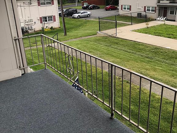 4th image of 1823 Augusta Dr APT 7