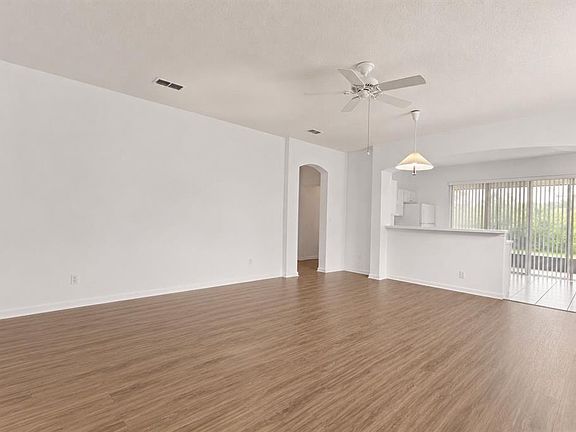 4th image of 307 HERON POINT WAY