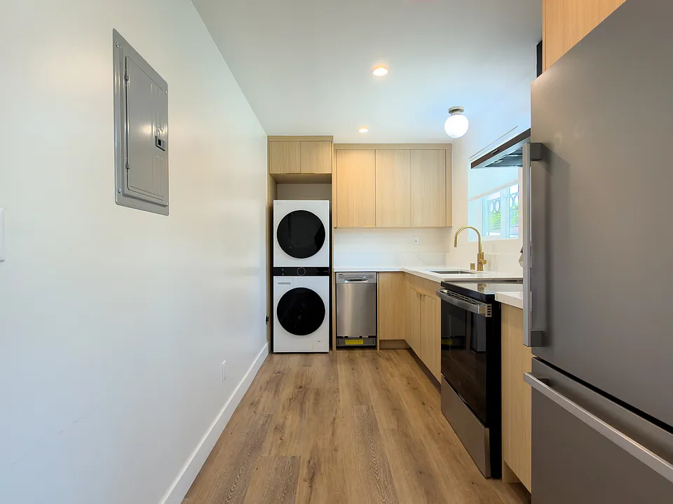 1346 S Dunsmuir Ave #1/2