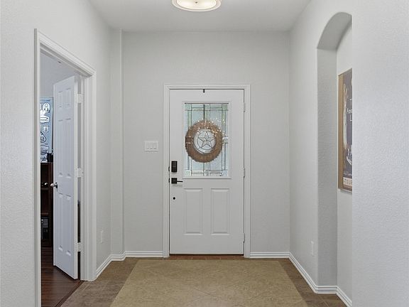3rd image of 509 Grayson Ln