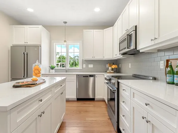 138 driftwood Circle #48, Sandown, NH 03873