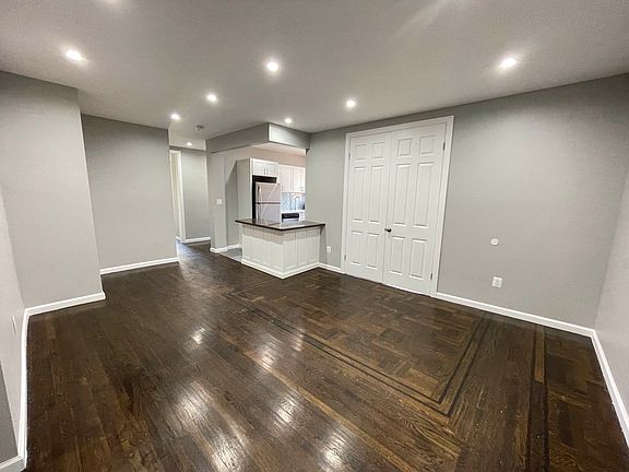 2nd image of 1011 Carroll Pl APT 3D