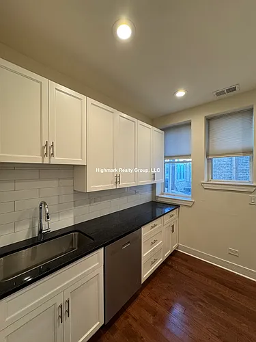 1153 W Lunt Ave Photo 1