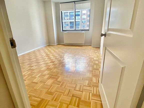 5th image of 155 E 31st St APT 6p