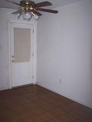 4th image of 805 Shirley Dr