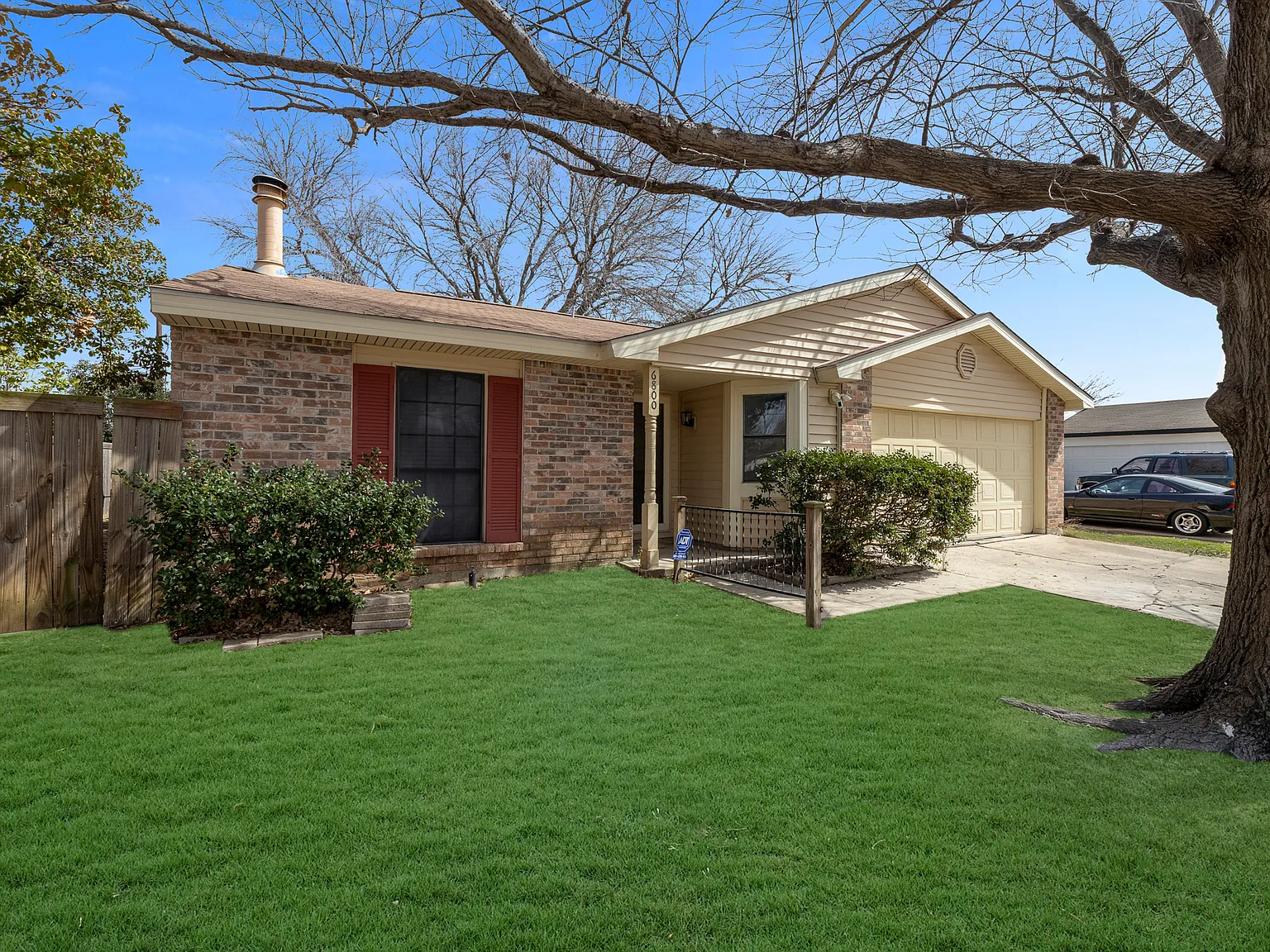 6800 Elliot Ct — Photo 3