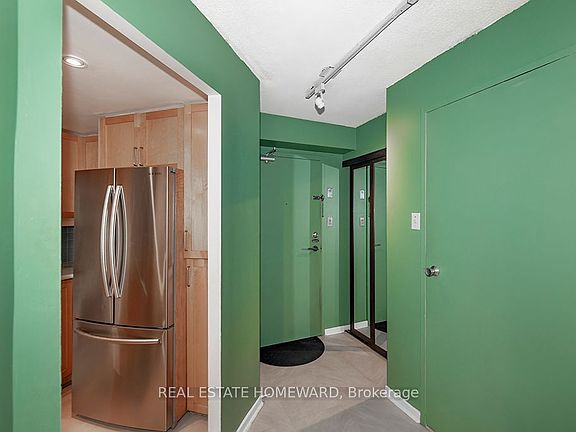 5th image of 77 Maitland Pl #626