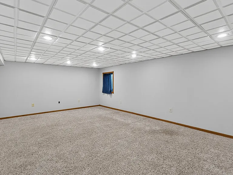 1110 Rose Dr — Photo 28