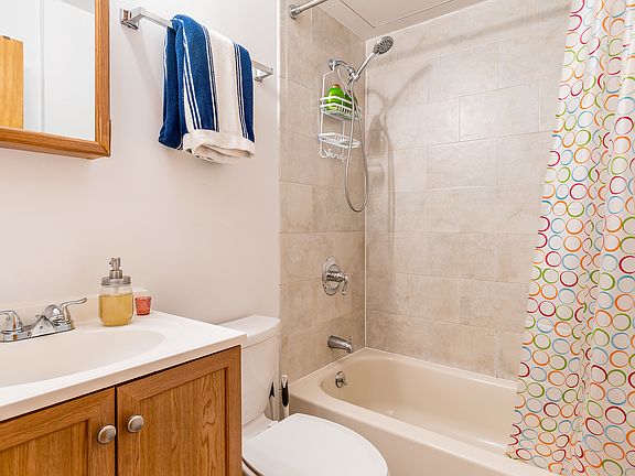 4th image of 234 Sackett St APT 3L