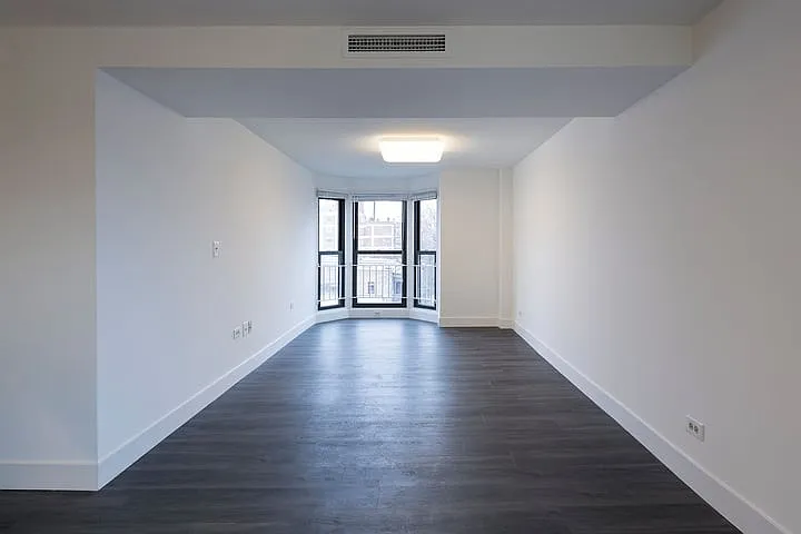 1400 E. 57th Street — Photo 25