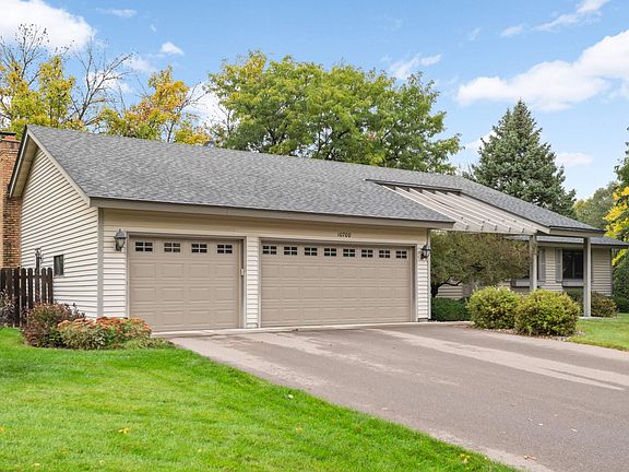 3rd image of 10700 Aquila Ave S
