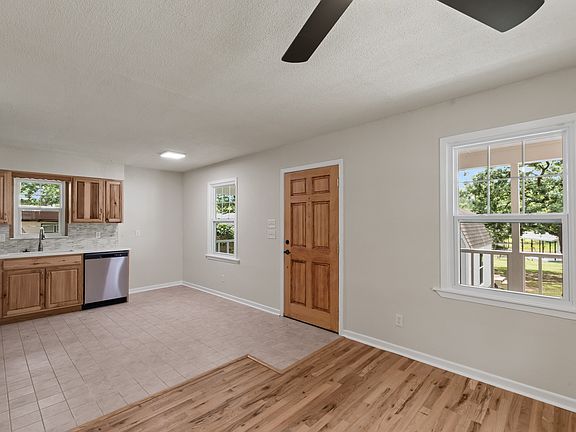 4th image of 178 Indian Gap Dr