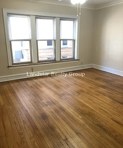 1969 W Foster Ave #1 — Photo 3