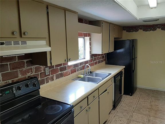 4th image of 8607 Cattail Dr