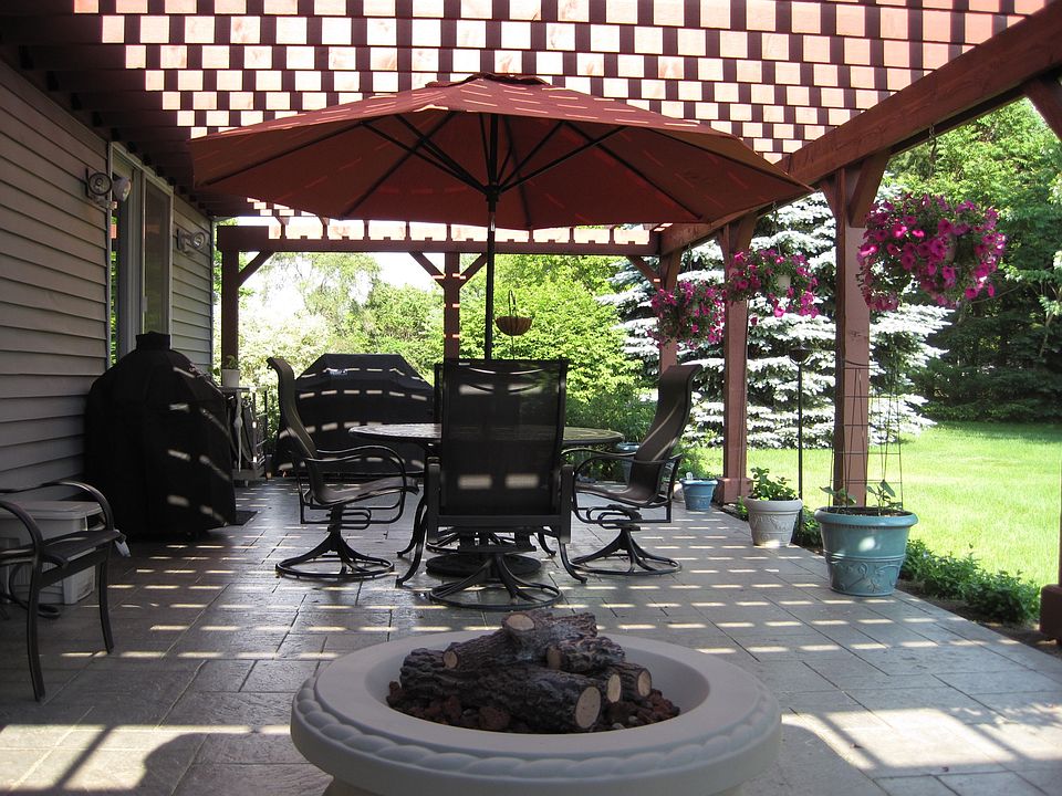 2nd image of 1208 Pioneer Ave