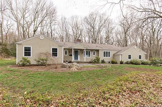 Exterior Front Picture of 40 Orchard Rd in Woodbridge