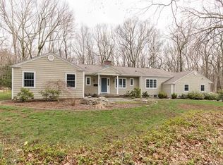 40 Orchard Rd, Woodbridge, CT 06525