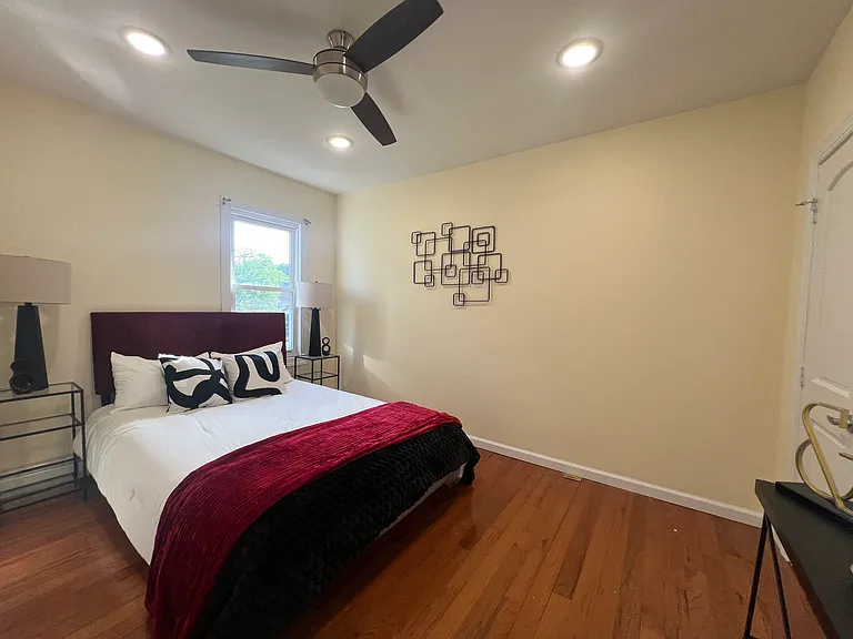 255 Lafayette Pl #2R — Photo 7