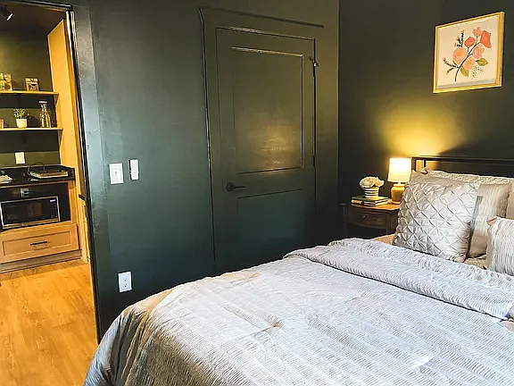 818 Kirkwood Ave — Photo 8