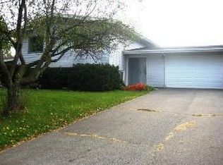 424A Sassafras Dr, Valparaiso, IN 46385