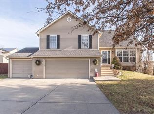 8615 N Paris Ave, Kansas City, MO 64153